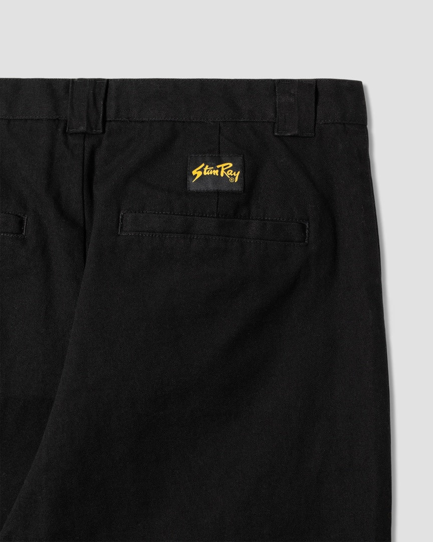 Un pantalon (noir délavé)