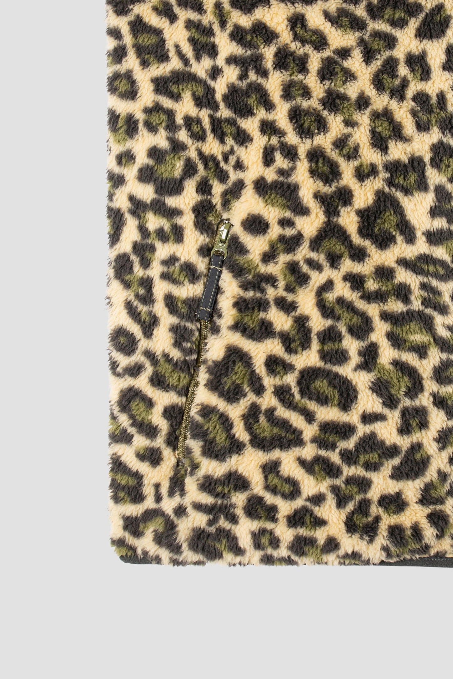 Fleece Vest (Leopard Camo)