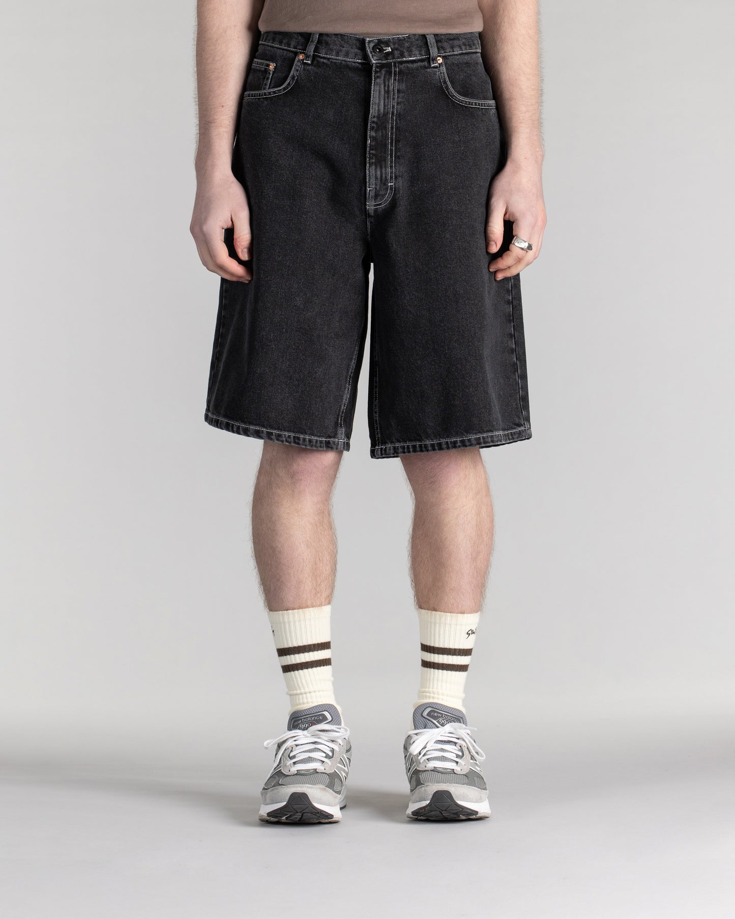 Wide 5 Short (Washed Black)